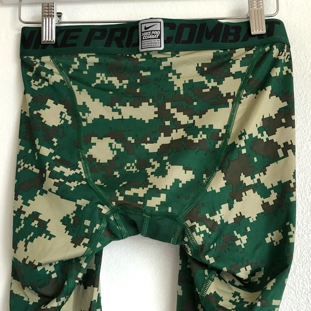 Nike Pro Combat Dri-Fit Green / Tan Digital Camo Compression Shorts Size Medium